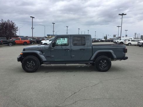 New 2025 Jeep Gladiator Sport image 1