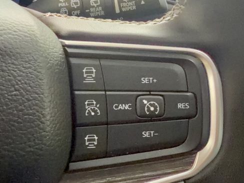 Used 2023 Jeep Wagoneer L Series III RWD image 19
