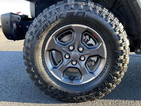 Used 2020 Jeep Gladiator Rubicon image 8