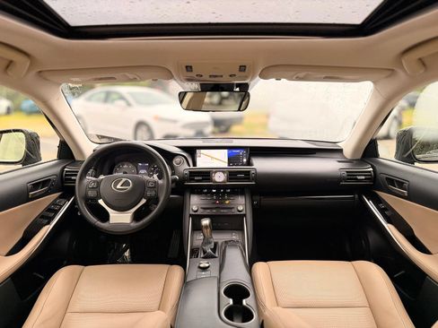 Used 2018 Lexus IS 300 w/ Comfort Package RWD image 2