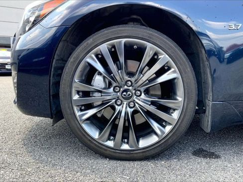 Used 2018 INFINITI Q70 Luxe AWD/4WD image 8