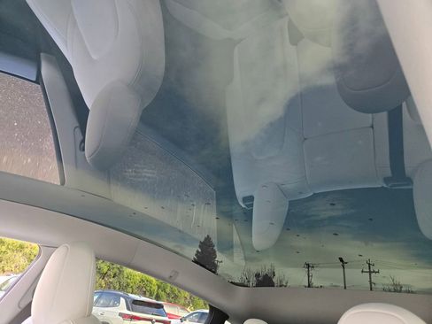 Used 2023 Tesla Model Y Long Range image 17