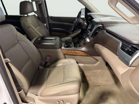 Used 2018 Chevrolet Suburban Premier AWD/4WD image 27