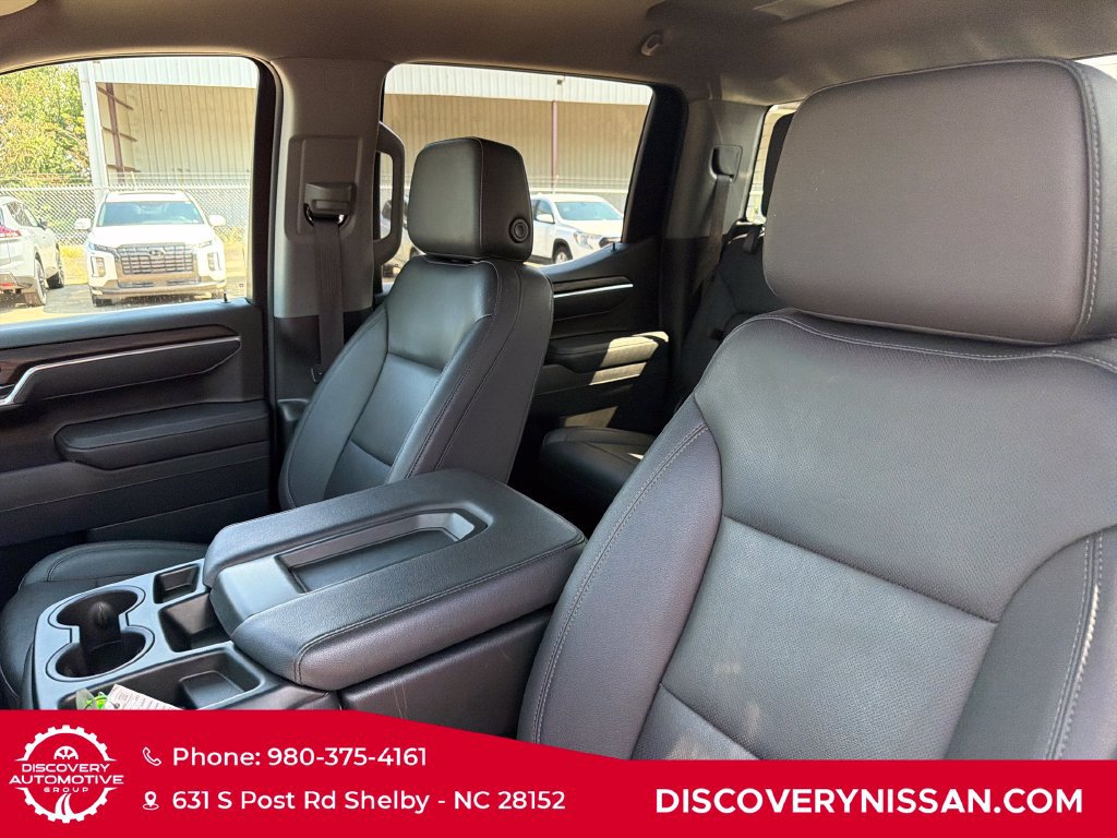 Used 2025 GMC Sierra 1500 SLT AWD/4WD image 13