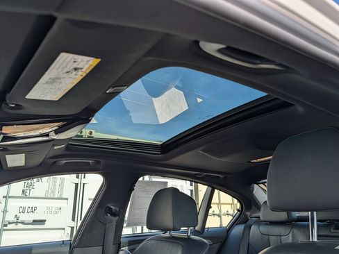 Used 2017 BMW 530i RWD image 22