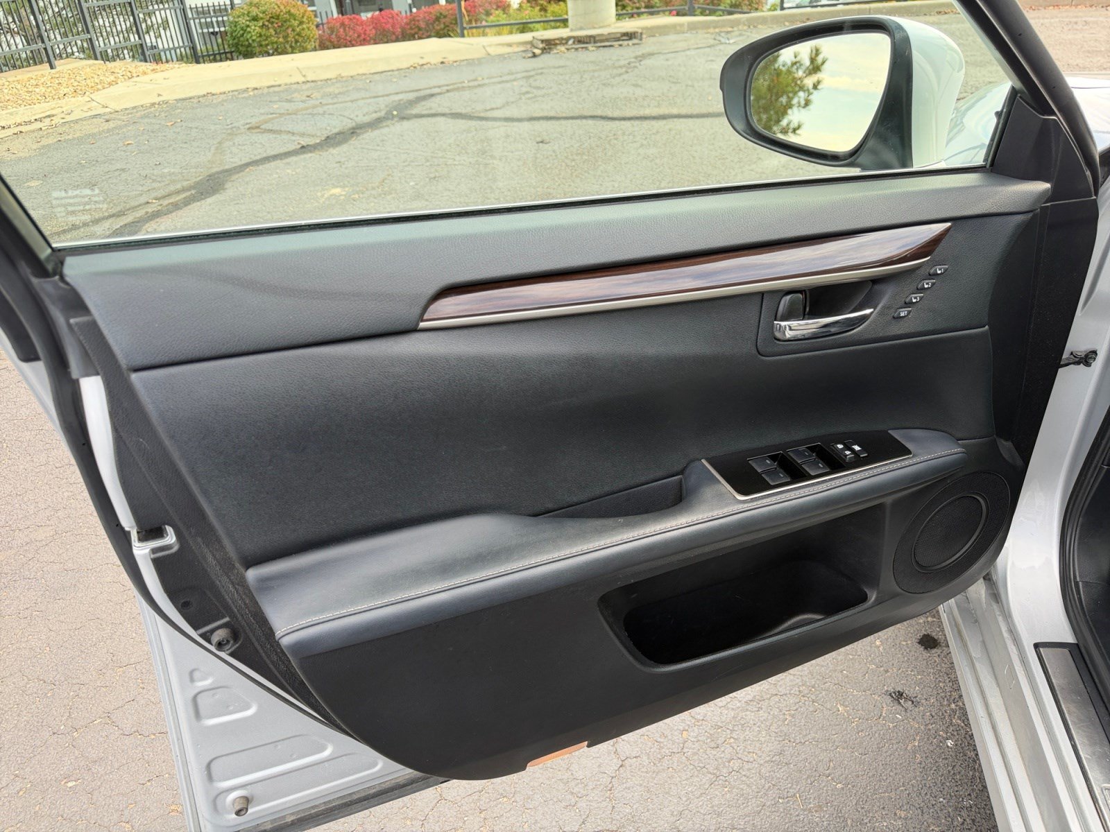 Used 2016 Lexus ES 350 w/ Luxury Package w/Wood Trim FWD image 13