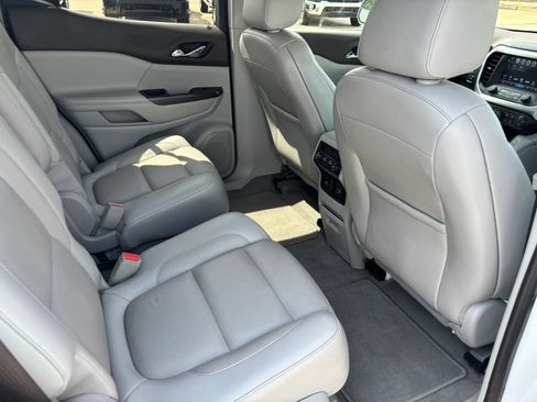 Used 2018 GMC Acadia SLT FWD image 18