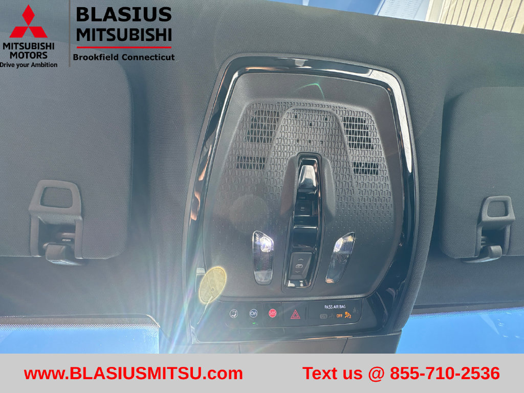 Used 2024 Cadillac Lyriq Luxury AWD/4WD image 33