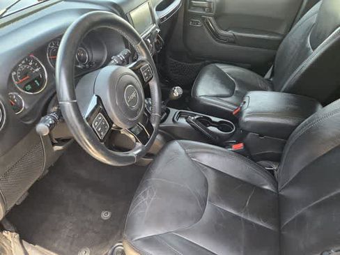 Used 2015 Jeep Wrangler Unlimited Sahara AWD/4WD image 2