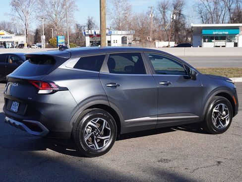 Used 2025 Kia Sportage LX image 9