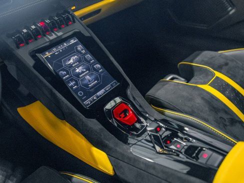 Used 2023 Lamborghini Huracan Tecnica image 23