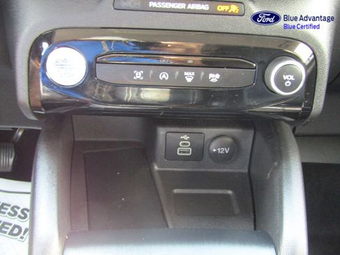 Certified 2025 Ford Escape Platinum AWD/4WD image 20