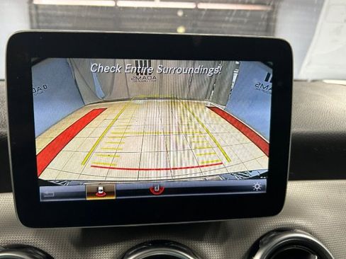 Used 2020 Mercedes-Benz GLA 250 w/ Convenience Package image 12