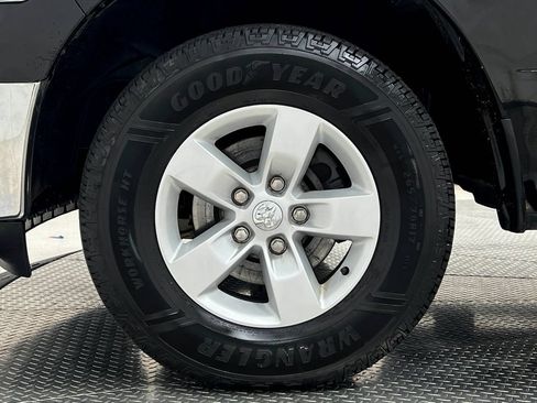 Used 2019 RAM 1500 Classic SLT AWD/4WD image 35