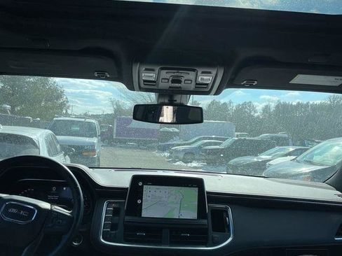 Used 2022 GMC Yukon AT4 image 10