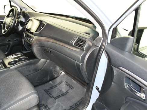 Certified 2023 Honda Ridgeline Sport image 40