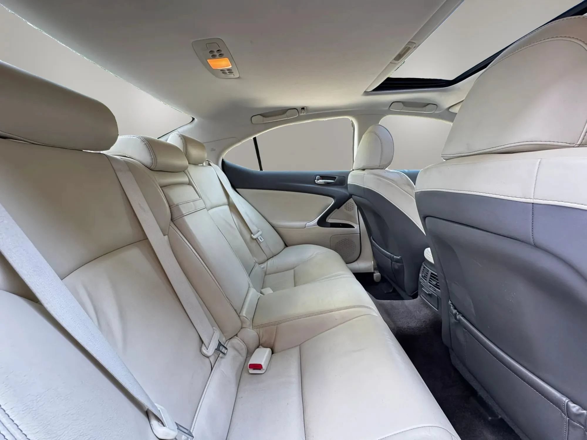 Used 2011 Lexus IS 250 w/ Preferred Accessory Package RWD image 18