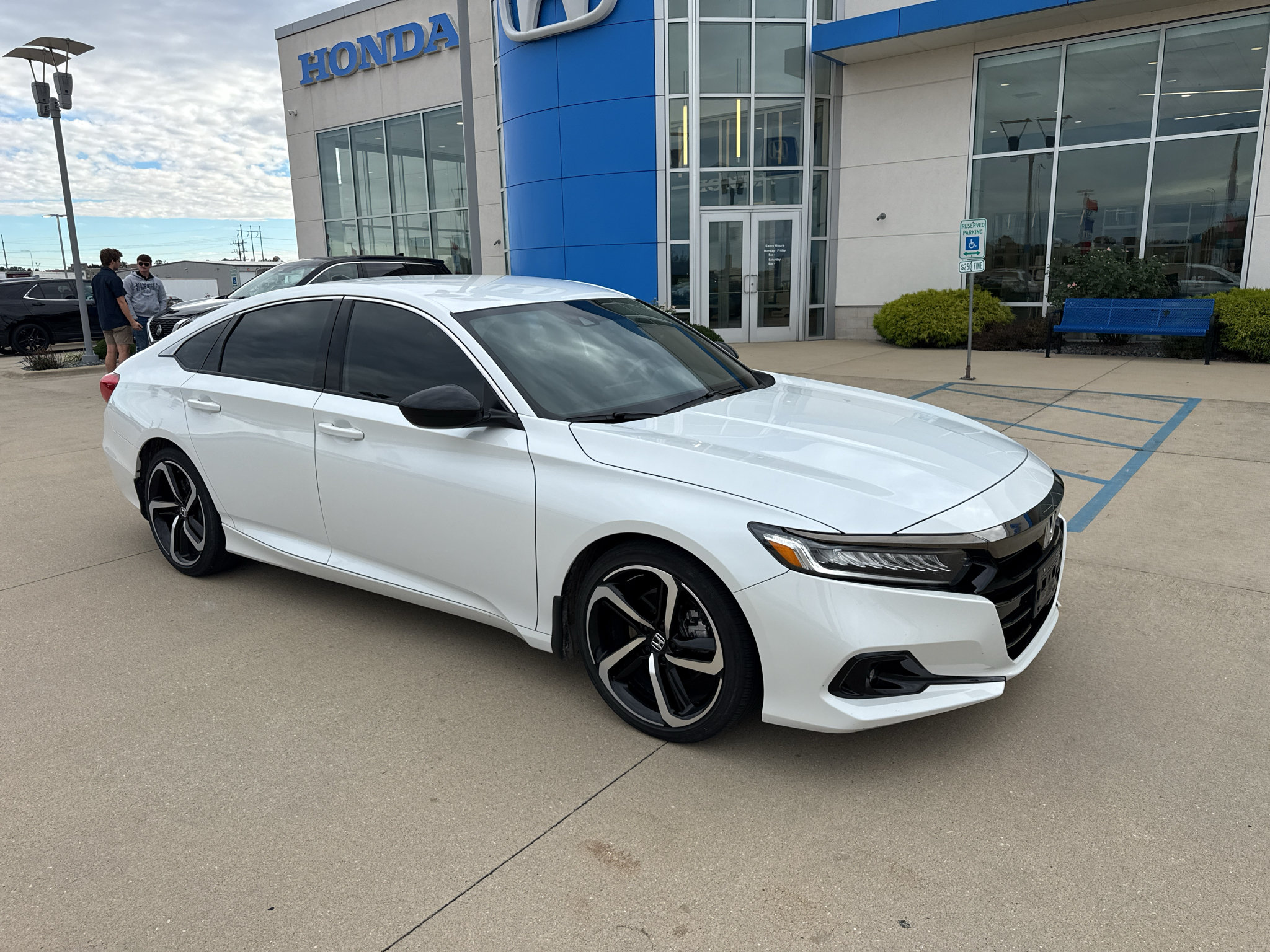 Used 2022 Honda Accord Sport image 3