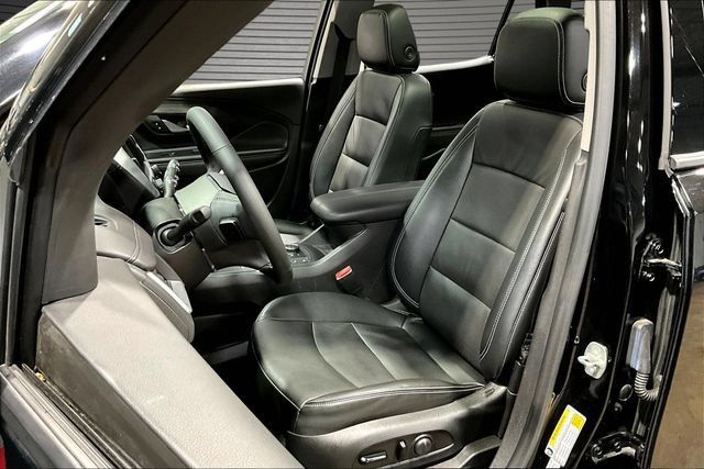 Used 2023 GMC Terrain SLT w/ Infotainment Package II FWD image 19