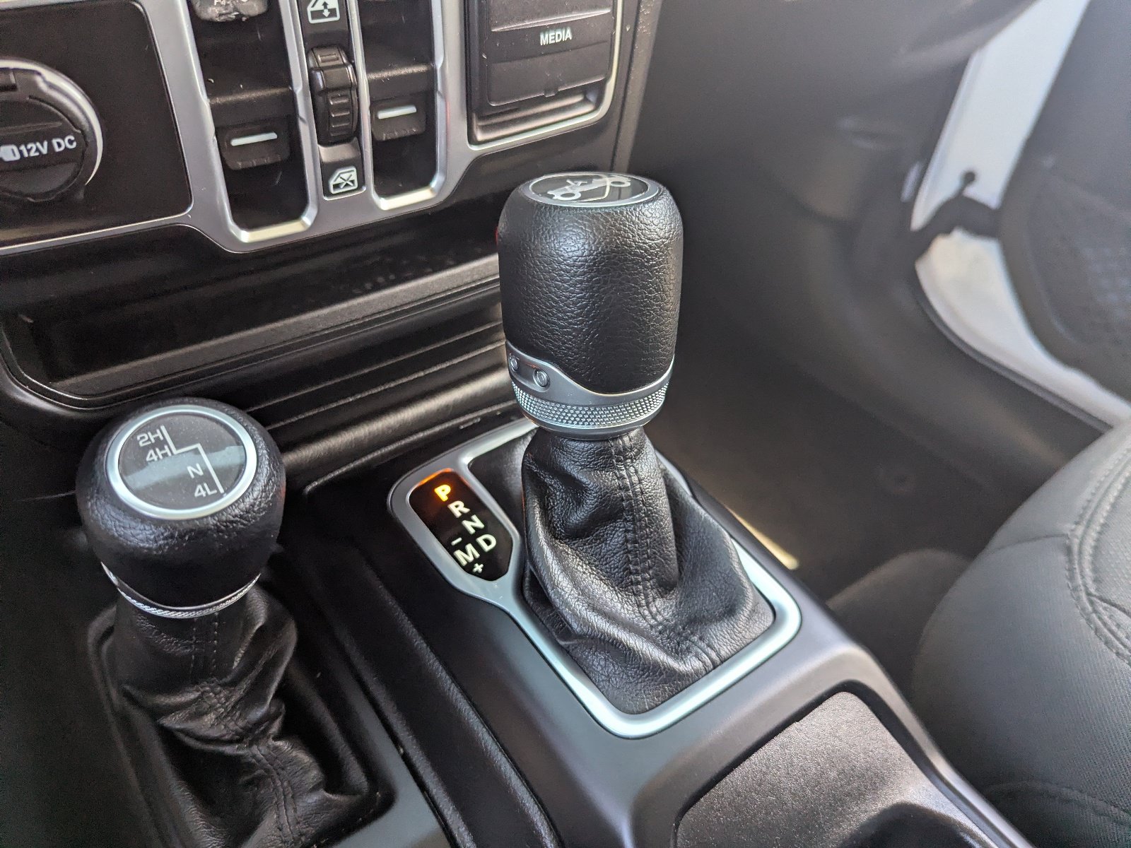 Used 2018 Jeep Wrangler Unlimited Sport S AWD/4WD image 28