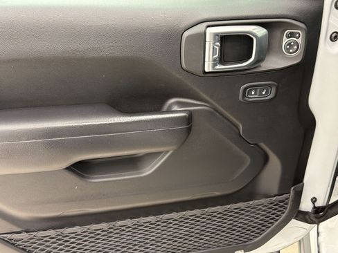 Used 2021 Jeep Wrangler Rubicon AWD/4WD image 13