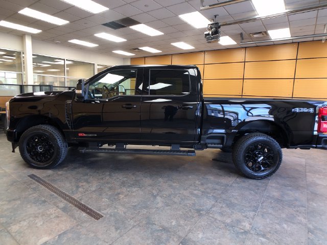 New 2027 Ford F350 Lariat w/ Black Appearance Package AWD/4WD image 4