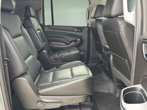 Used 2019 Chevrolet Suburban Premier AWD/4WD image 18