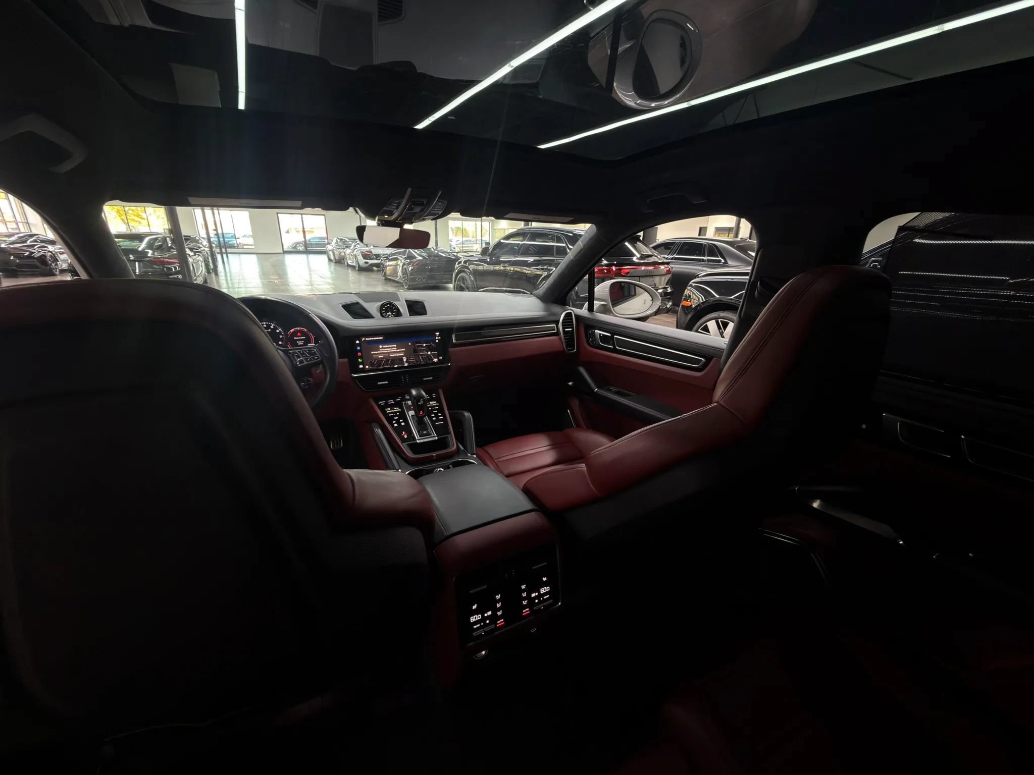 Used 2022 Porsche Cayenne Turbo S w/ Assistance Package AWD/4WD image 29
