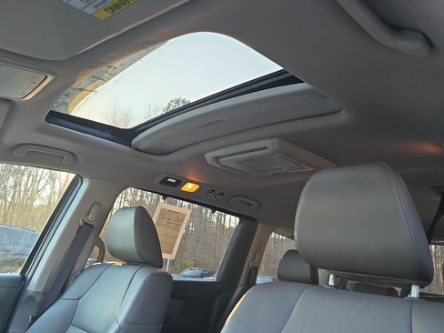 Used 2015 Honda Odyssey Touring image 29