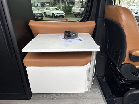 Used 2019 Mercedes-Benz Sprinter 2500 image 27