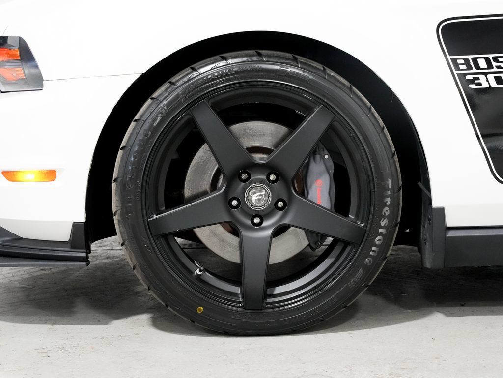 Used 2012 Ford Mustang Boss 302 w/ Boss 302 Accessory Pkg RWD image 33