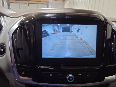 Used 2018 Chevrolet Traverse LT image 19