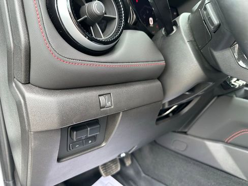 Used 2024 Chevrolet Colorado Z71 w/ Z71 Convenience Package 2 image 23