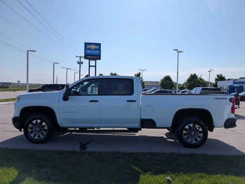 Used 2024 Chevrolet Silverado 2500 Custom w/ Snow Plow Prep/Camper Package AWD/4WD image 9