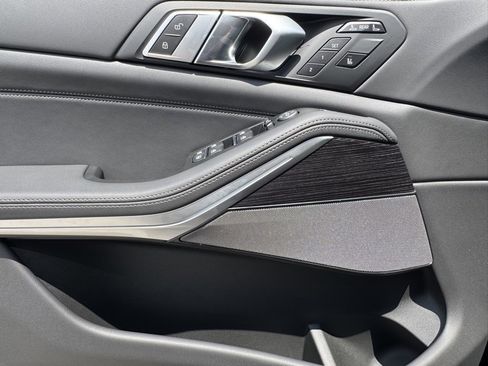 Used 2026 BMW X7 xDrive40i w/ M Sport Package image 16