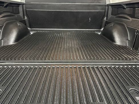 Used 2023 RAM 1500 Laramie AWD/4WD image 30