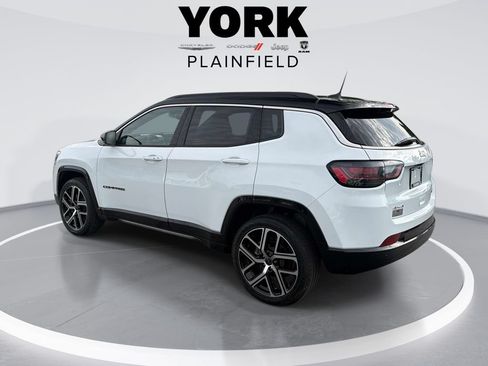 Used 2025 Jeep Compass Limited w/ Elite Group AWD/4WD image 7
