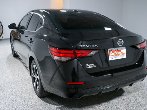 Used 2021 Nissan Sentra SV FWD image 9