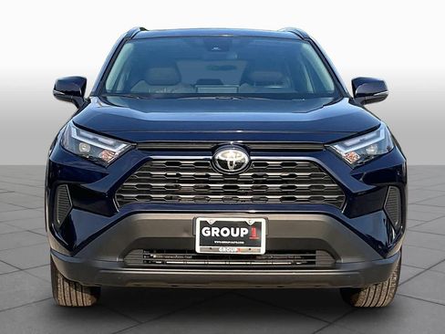 Used 2025 Toyota RAV4 XLE w/ Convenience Package FWD image 4