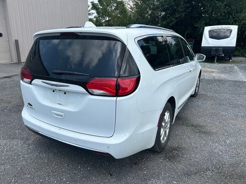Used 2020 Chrysler Pacifica Touring-L w/ Advanced Safetytec Group FWD image 10