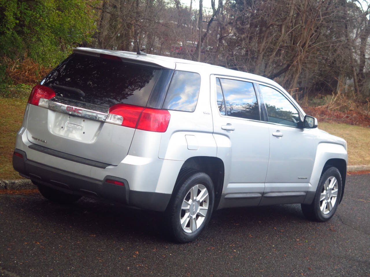 Used 2010 GMC Terrain SLE FWD image 27