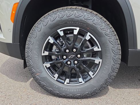 New 2026 Chevrolet Traverse Z71 w/ Enhanced Driving Package AWD/4WD image 9