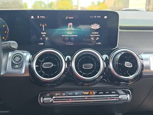 Certified 2021 Mercedes-Benz GLB 250 4MATIC image 24
