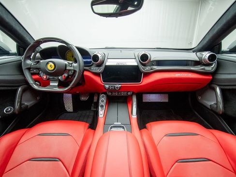 Used 2018 Ferrari GTC4Lusso AWD/4WD image 10