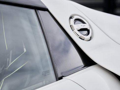 Used 2015 Porsche 918 Spyder w/Weissach Package image 14