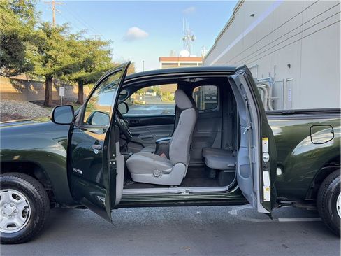 Used 2012 Toyota Tacoma 2WD Access Cab image 7