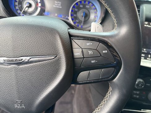 Used 2018 Chrysler 300 S w/ 300S Premium Group image 30