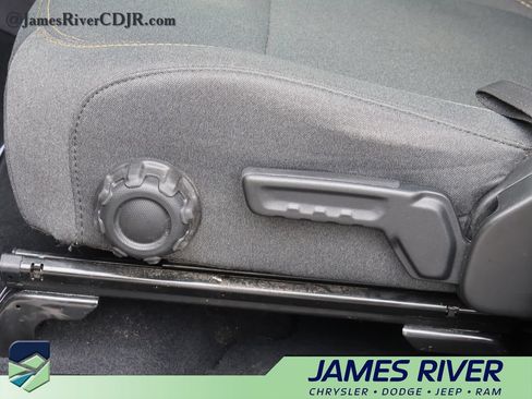 Used 2024 Jeep Wrangler Unlimited AWD/4WD image 23
