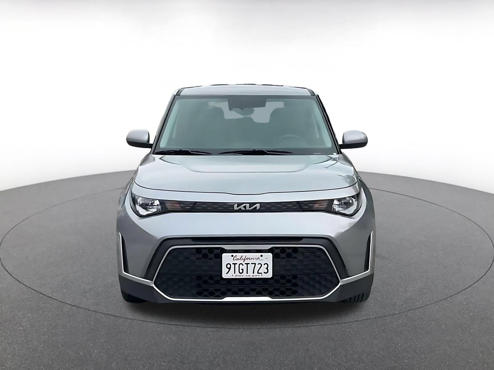 Used 2025 Kia Soul LX w/ LX Technology Package FWD image 4
