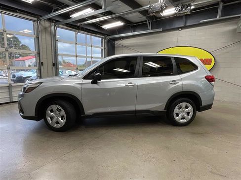 Used 2020 Subaru Forester image 2